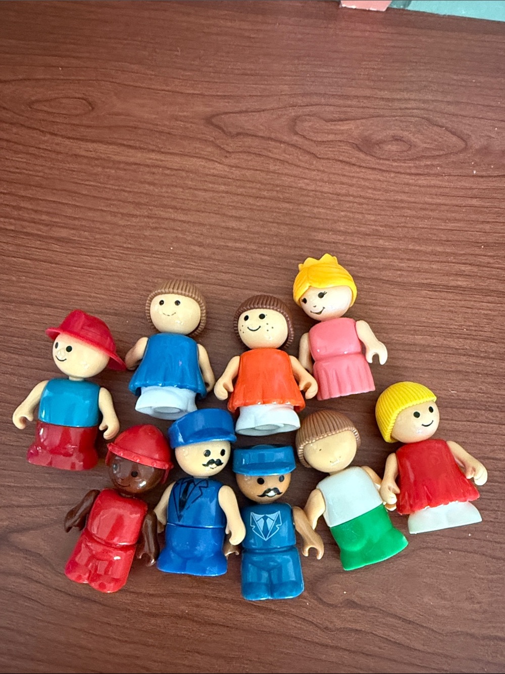 Lot of 9 Vintage Fisher-Price Playskool Lil Playmates Little People Figures